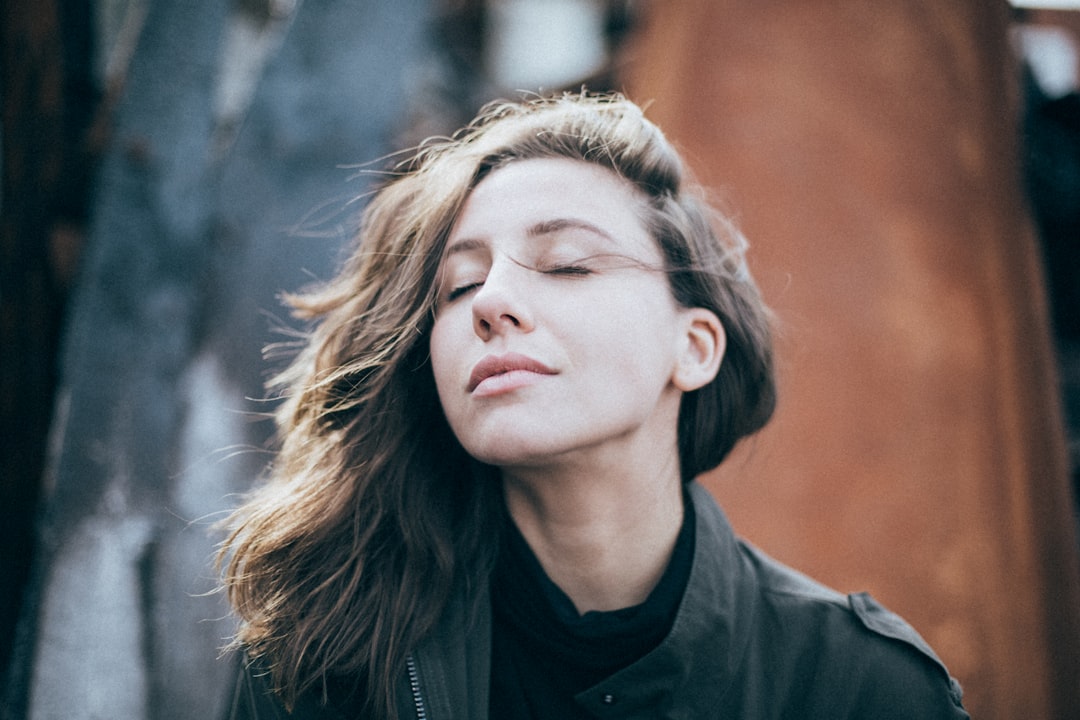 Photo Person meditating